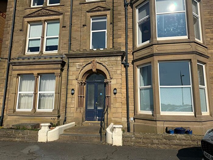 2 Bedroom Flat To Rent In Sefton Court, - North Promenade, Lytham St. Annes, Lancashire, FY8