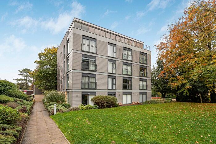 2 Bedroom Flat For Sale In Darwin Ct, Newsom Place, St Albans, AL1