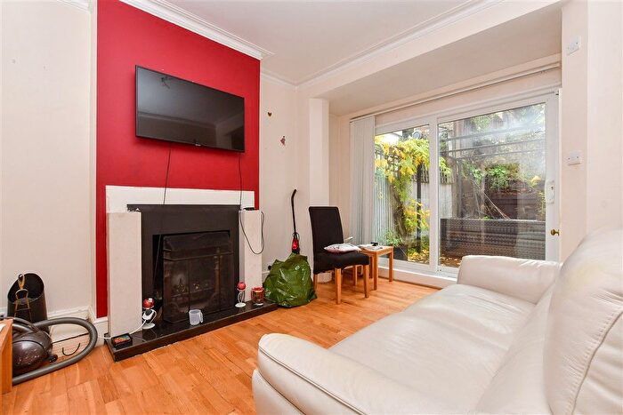 3 Bedroom Semi-Detached House For Sale In Godstone Road, Kenley, Surrey, CR8