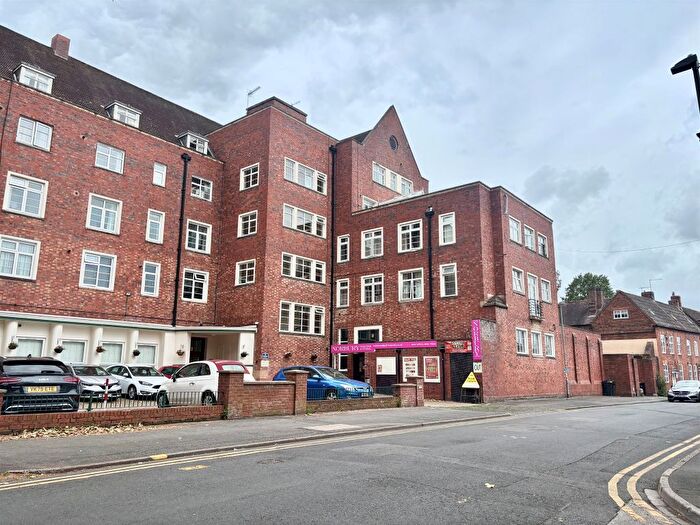 2 Bedroom Flat For Sale In Friar Street, Droitwich, WR9