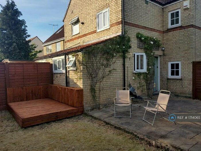 3 Bedroom Semi-Detached House To Rent In Green End Road, Cambridge, CB4