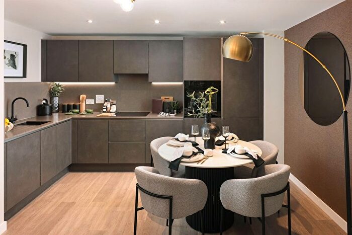 1 Bedroom Flat For Sale In "Broadheath Place" At Home Straight, Newbury, RG14