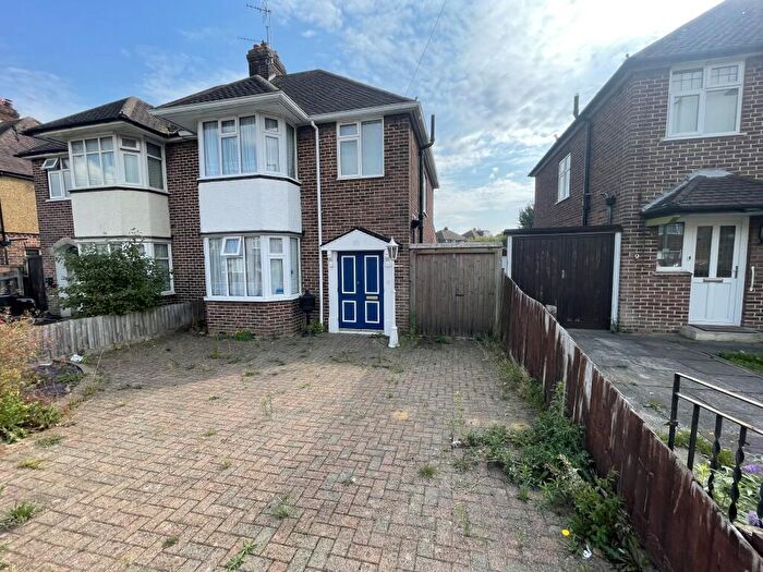 3 Bedroom House To Rent In Stoneygate Road, Luton, LU4
