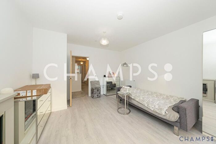 2 Bedroom Flat To Rent In London, NW9