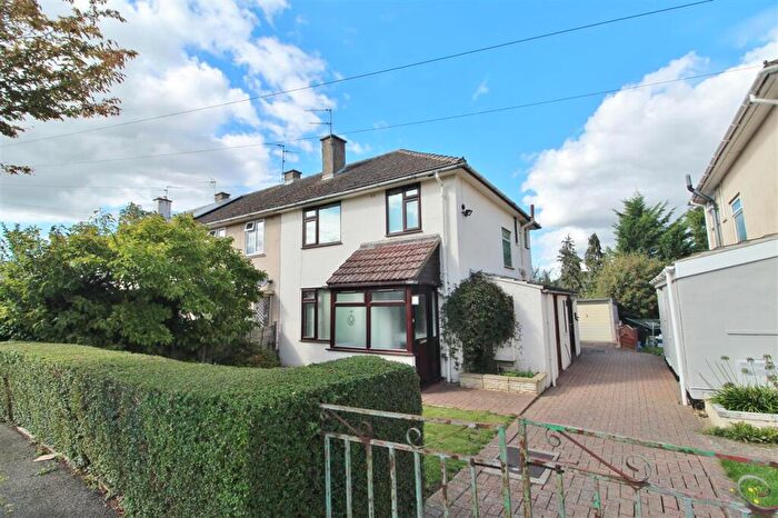 3 Bedroom Semi-Detached House For Sale In Shakespeare Avenue, Grantham, NG31