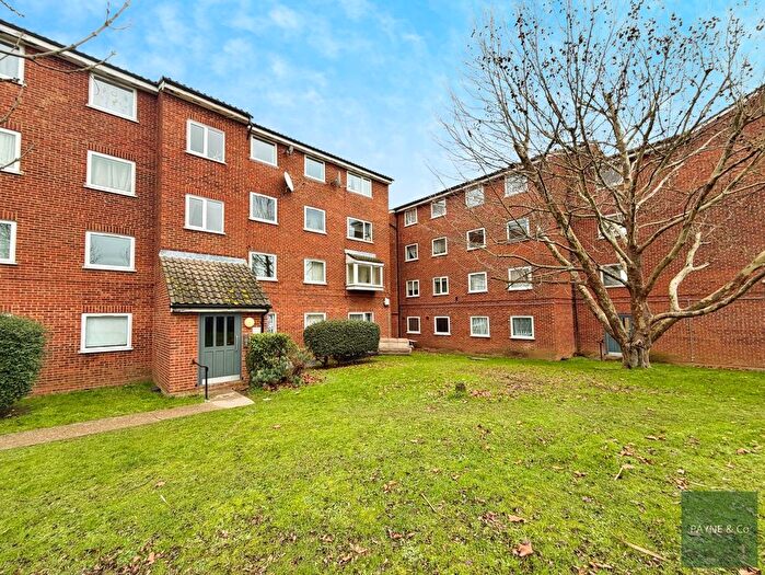 2 Bedroom Flat For Sale In Gurney Close, Barking, IG11