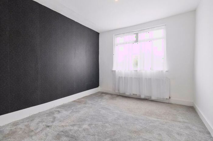 5 Bedroom Property To Rent In Perth Road, Wood Green, N22