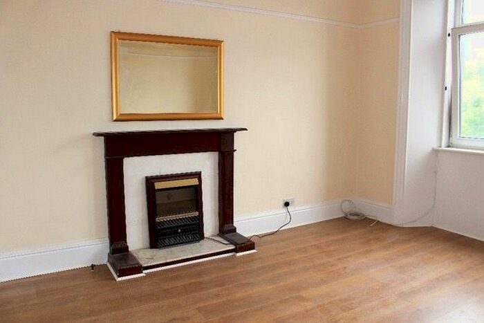 2 Bedroom Flat To Rent In Greenock Road, Paisley, Renfrewshire, PA3