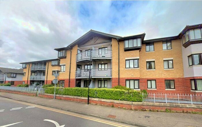 2 Bedroom Flat To Rent In Saffron Court, Saffron Walden, Essex, CB11