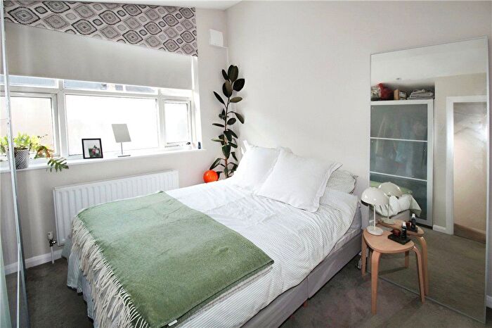 1 Bedroom Semi-Detached House To Rent In Bassingham Road, London, SW18
