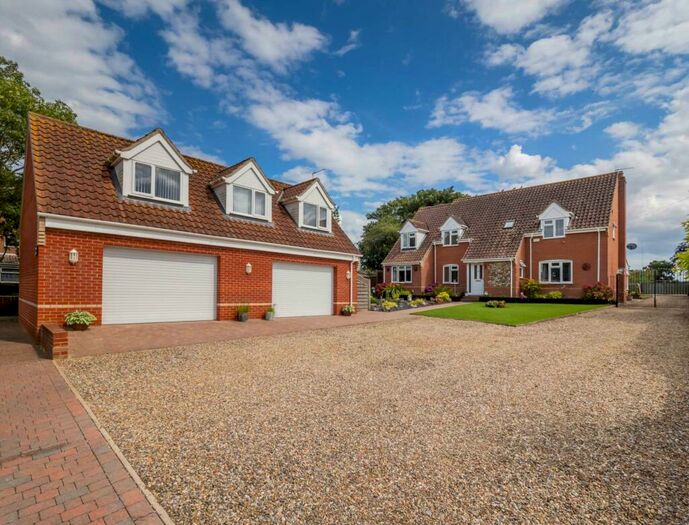 5 Bedroom Detached House For Sale In Thrigby Road, Filby, NR29