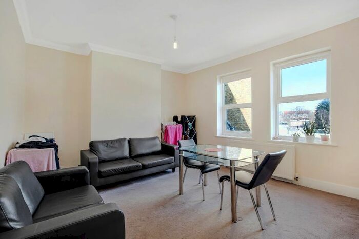 4 Bedroom Flat To Rent In High Road, London, N22