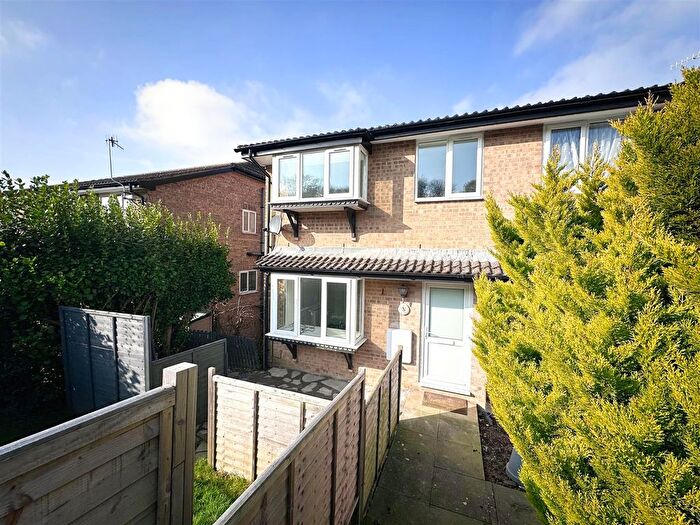 2 Bedroom Semi-Detached House To Rent In Pinders Road, Hastings, TN35