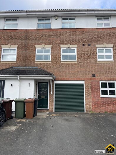 3 Bedroom Town House To Rent In Munslow Gardens, Sutton, Surrey, SM1