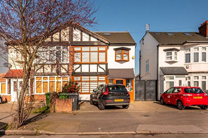 4 Bedroom Semi Detached House For Sale In Normanshire Drive, Chingford, London, E4