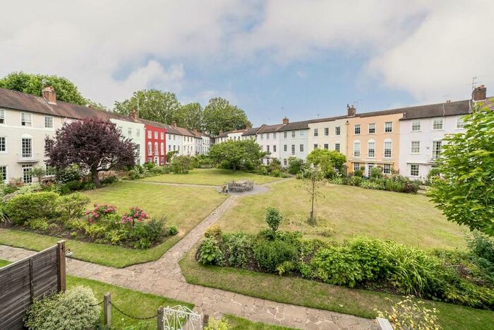 4 Bedroom Property To Rent In Barton Road, London, W14