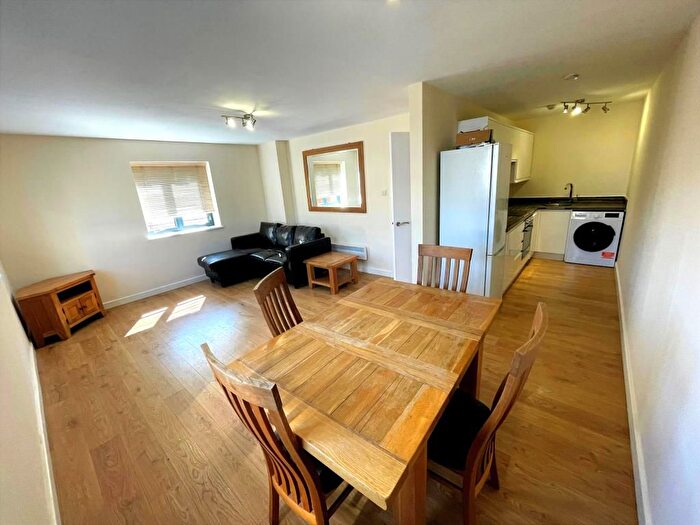 2 Bedroom Flat To Rent In The Village, Kings Walk, Central Reading, RG1