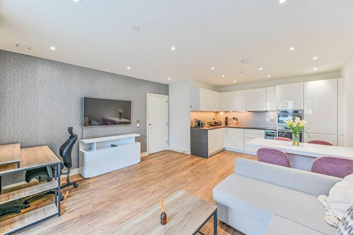 1 Bedroom Flat To Rent In Nine Elms Point, Nine Elms, London, SW8
