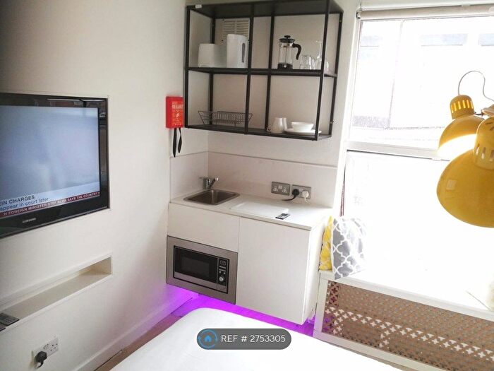 Studio To Rent In Cross Green Lane, Leeds, LS9