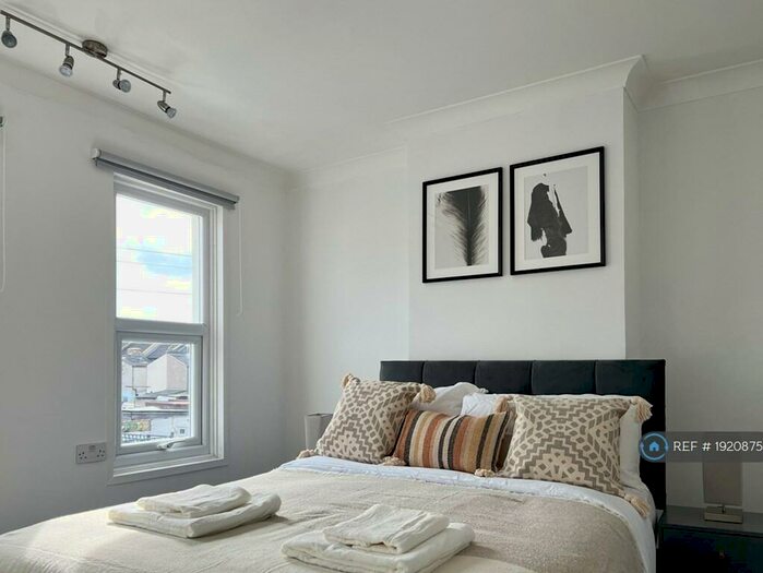 2 Bedroom Flat To Rent In Carlisle Road, London, DA1