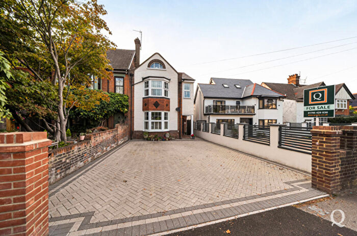 5 Bedroom Semi-Detached House For Sale In Maidstone Road, Chatham, Kent, ME4