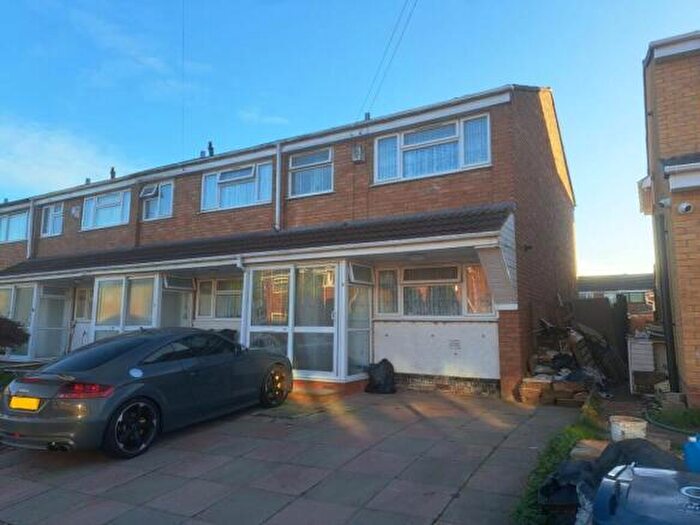 3 Bedroom End Of Terrace House For Sale In Townley Gardens, Birmingham, B6