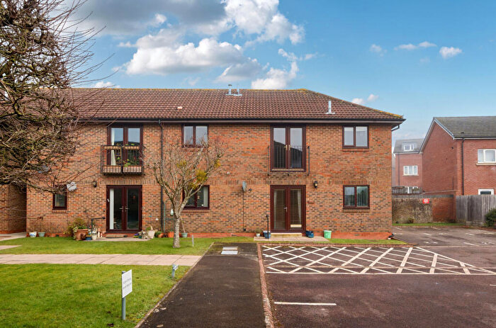 2 Bedroom Apartment For Sale In Orchard Court, Stonehouse, GL10