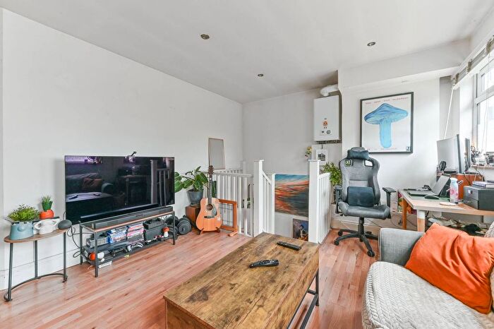 1 Bedroom Flat For Sale In Anerley Road, Anerley, London, SE20