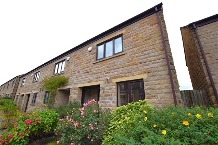 4 Bedroom End Of Terrace House To Rent In Cotton Close, Whaley Bridge, High Peak, SK23