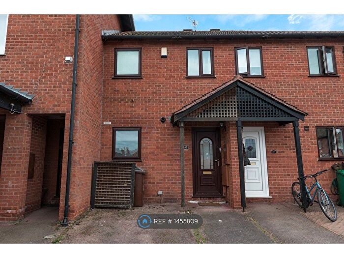 2 Bedroom Terraced House To Rent In River View, Nottingham, NG2