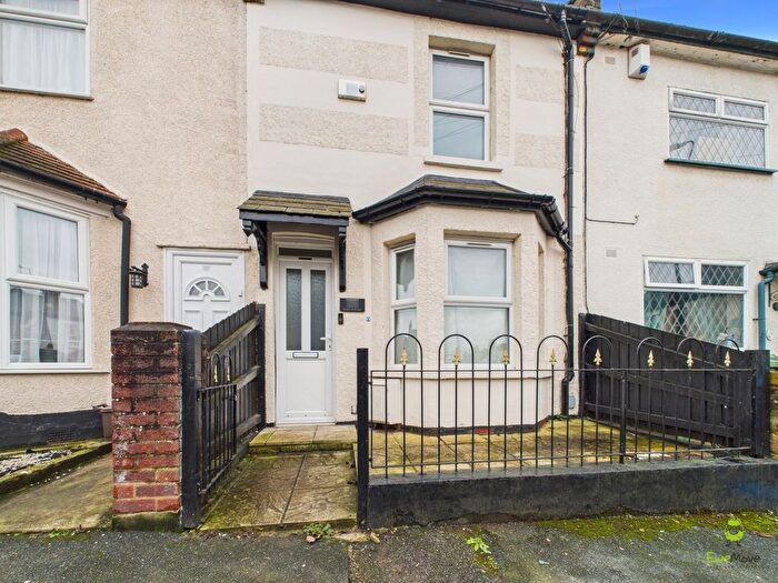 2 Bedroom Terraced House For Sale In Lyndon Road, Belvedere, Kent, DA17