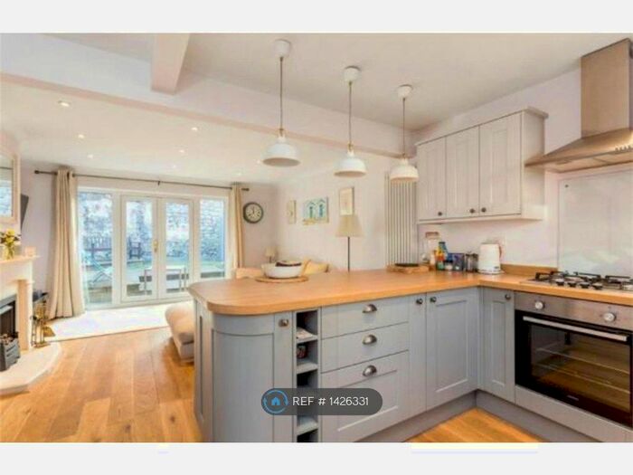 2 Bedroom Terraced House To Rent In Quarry Steps, Bristol, BS8