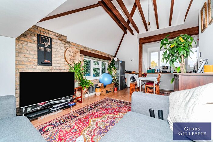 2 Bedroom Flat To Rent In Albany Road, London, W13