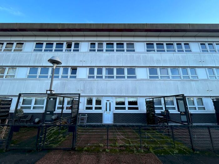 2 Bedroom Flat To Rent In Crow Road, Anniesland, G13