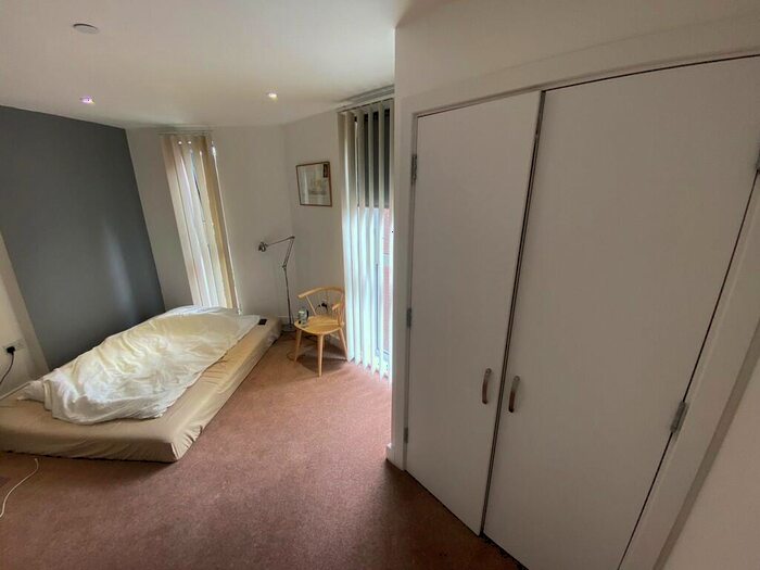 2 Bedroom Apartment For Sale In Zenith Close, London, NW9