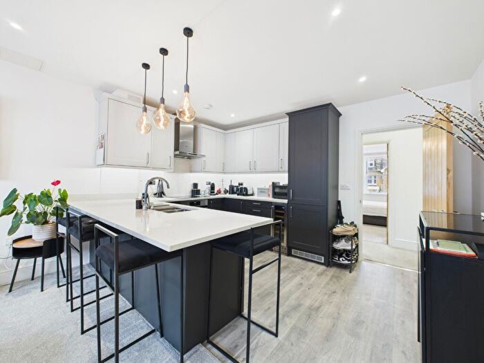 2 Bedroom Flat For Sale In Crombie House, Hatherley Road, Sidcup, Kent, DA14