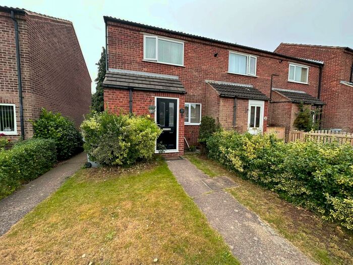 2 Bedroom End Of Terrace House To Rent In Beverley Close, Rainworth, NG21