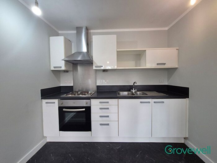 1 Bedroom Flat To Rent In Green View, Salford, M7