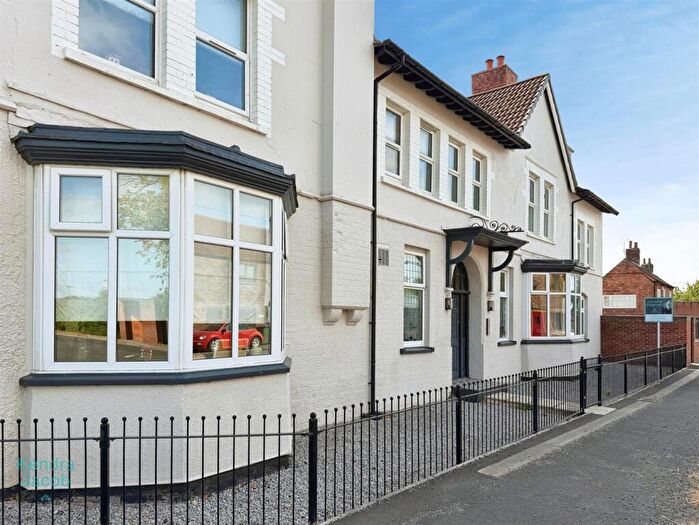 2 Bedroom Apartment For Sale In Hunter Grove, Torworth, Retford, DN22