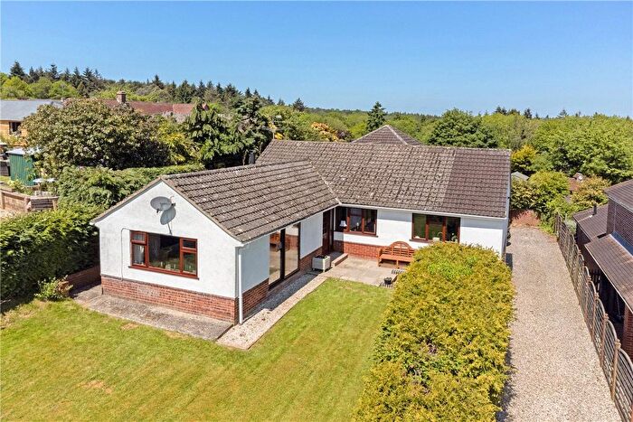 4 Bedroom Bungalow For Sale In Bucklebury Alley, Cold Ash, Thatcham, Berkshire, RG18