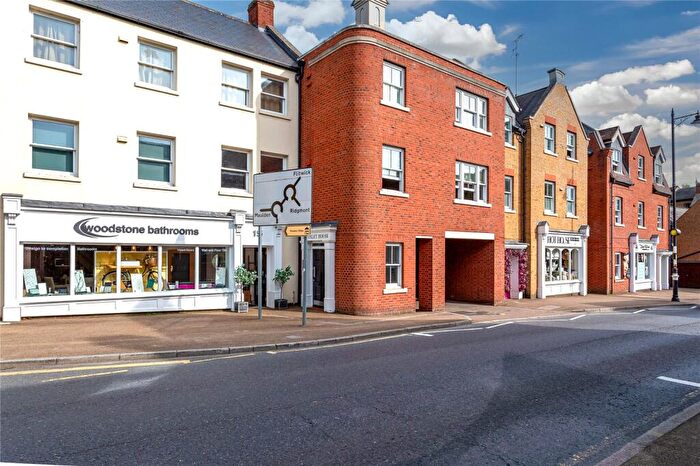 2 Bedroom Apartment For Sale In Bedford Street, Ampthill, Bedfordshire, MK45