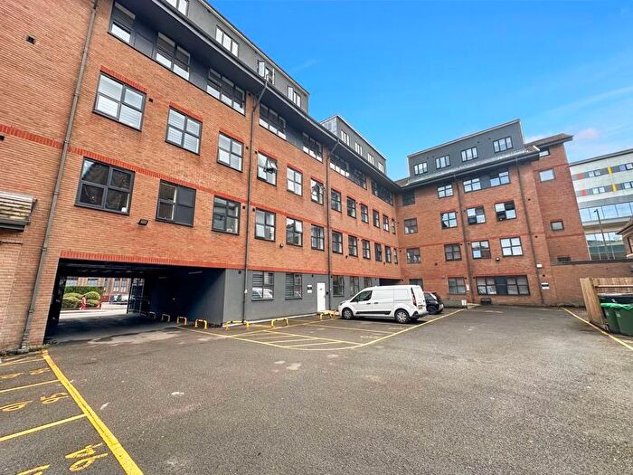 1 Bedroom Flat To Rent In Aquila House, London Road, Redhill, RH1