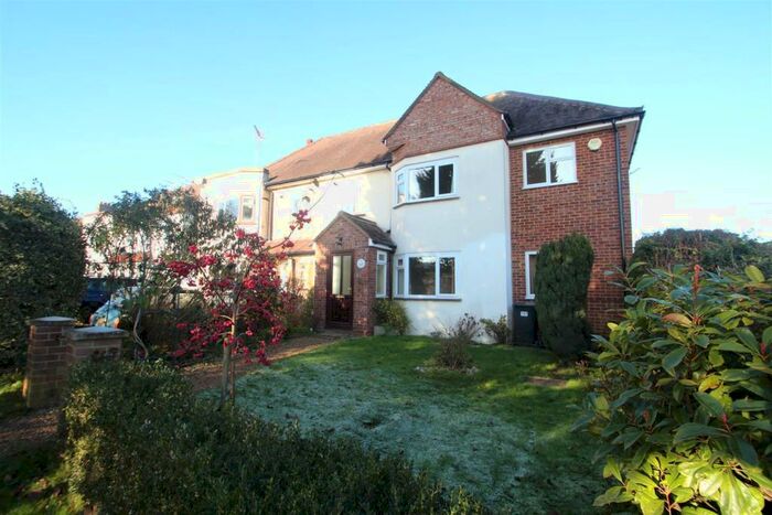 5 Bedroom End Of Terrace House To Rent In Adeyfield Road, Hemel Hempstead, HP2