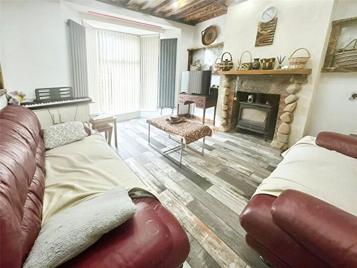 3 Bedroom Detached House To Rent In Greenhead Avenue, Blackburn, Lancashire, BB1