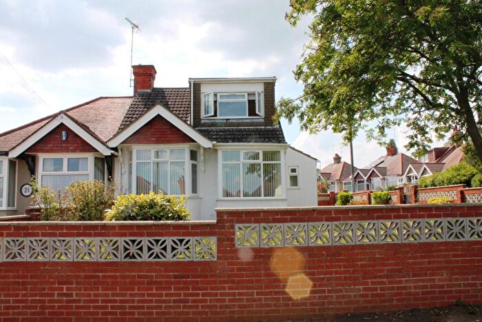 3 Bedroom Semi-Detached House To Rent In Ellesmere Avenue, Northampton, NN5