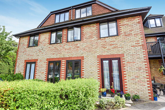 Apartment To Rent In Heydon Court, Deer Park Way, West Wickham, BR4