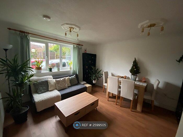 2 Bedroom Flat To Rent In Fulton Road, Sheffield, S6