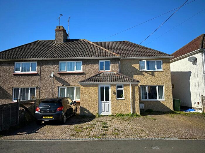 4 Bedroom Semi-Detached House For Sale In Greenway Lane, Chippenham, SN15