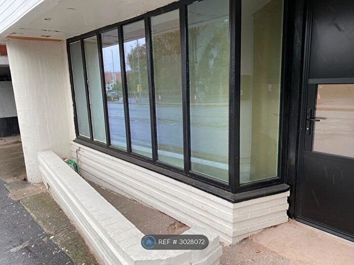 1 Bedroom Flat To Rent In Edge Lane, Stretford, Manchester, M32