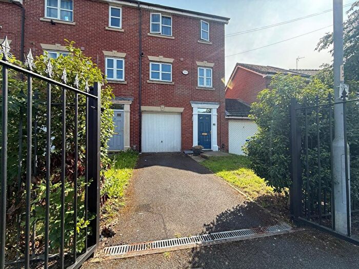 3 Bedroom Town House To Rent In Alders Road, Manchester, M22